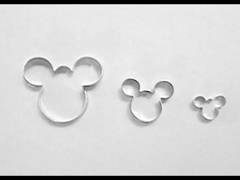 Mickey x 3